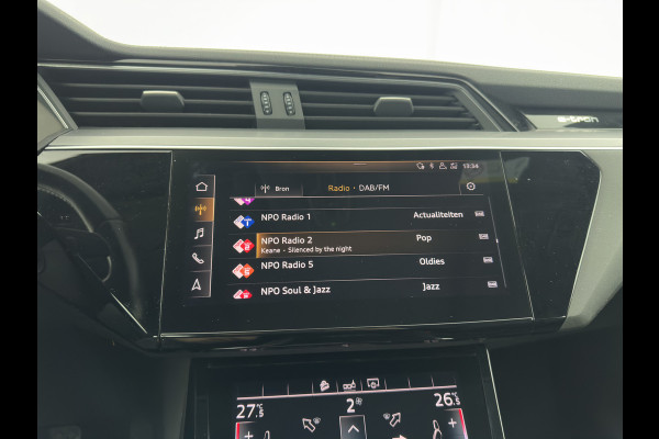 Audi e-tron 55 quattro advanced 95 kWh [ 3-Fase ] (INCL-BTW) *PANO | LUXURY-LEATHER | ADAPTIVE-CRUISE | FULL-LED | DIGI-COCKPIT | KEYLESS | MEMORY-PACK | AIR-SUSPENSION | CAMERA | AMBIENT-LIGHT |  NAVI-FULLMAP | SHIFT-PADDLES | DAB+ | COMFOR