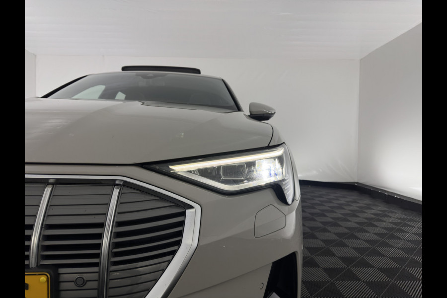 Audi e-tron 55 quattro advanced 95 kWh [ 3-Fase ] (INCL-BTW) *PANO | LUXURY-LEATHER | ADAPTIVE-CRUISE | FULL-LED | DIGI-COCKPIT | KEYLESS | MEMORY-PACK | AIR-SUSPENSION | CAMERA | AMBIENT-LIGHT |  NAVI-FULLMAP | SHIFT-PADDLES | DAB+ | COMFOR