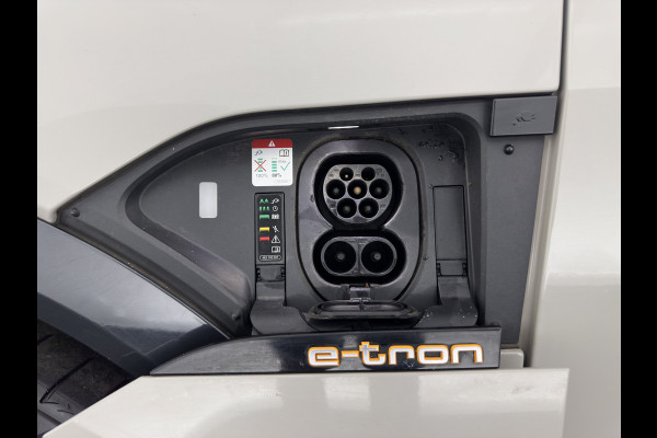 Audi e-tron 55 quattro advanced 95 kWh [ 3-Fase ] (INCL-BTW) *PANO | LUXURY-LEATHER | ADAPTIVE-CRUISE | FULL-LED | DIGI-COCKPIT | KEYLESS | MEMORY-PACK | AIR-SUSPENSION | CAMERA | AMBIENT-LIGHT |  NAVI-FULLMAP | SHIFT-PADDLES | DAB+ | COMFOR