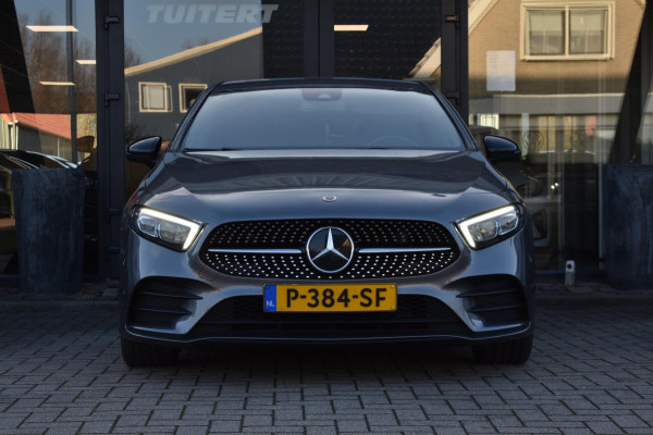 Mercedes-Benz A-Klasse 180 AMG NIGHT | SFEERVERLICHTING | APPLE CARPLAY | CAMERA | ANDROID AUTO | NAP | DEALER ONDERHOUDEN