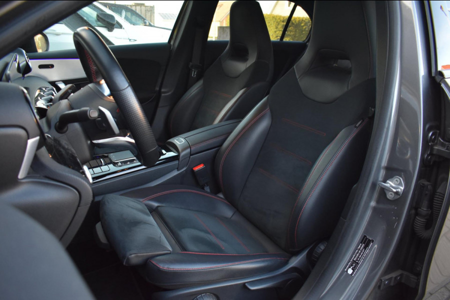 Mercedes-Benz A-Klasse 180 AMG NIGHT | SFEERVERLICHTING | APPLE CARPLAY | CAMERA | ANDROID AUTO | NAP | DEALER ONDERHOUDEN