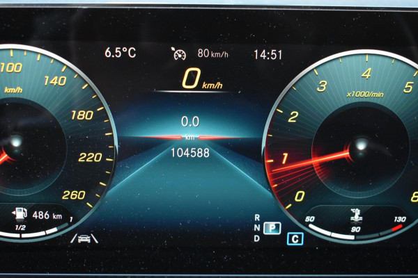 Mercedes-Benz A-Klasse 180 AMG NIGHT | SFEERVERLICHTING | APPLE CARPLAY | CAMERA | ANDROID AUTO | NAP | DEALER ONDERHOUDEN