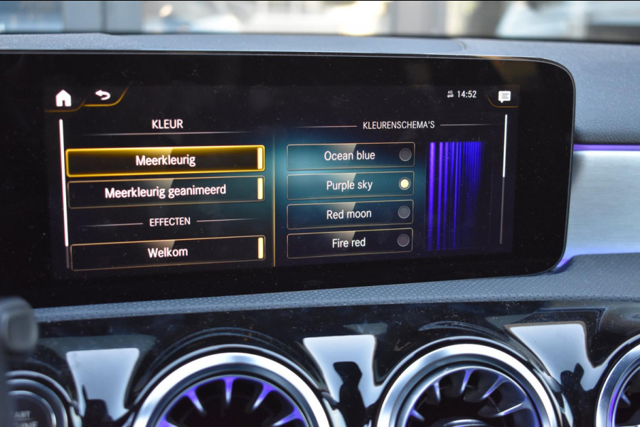 Mercedes-Benz A-Klasse 180 AMG NIGHT | SFEERVERLICHTING | APPLE CARPLAY | CAMERA | ANDROID AUTO | NAP | DEALER ONDERHOUDEN