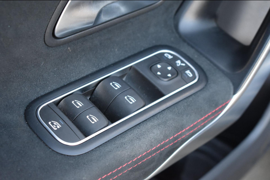 Mercedes-Benz A-Klasse 180 AMG NIGHT | SFEERVERLICHTING | APPLE CARPLAY | CAMERA | ANDROID AUTO | NAP | DEALER ONDERHOUDEN