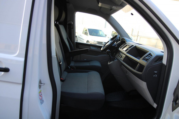 Volkswagen Transporter 2.0 TDI 102PK L2H1 Trekhaak / Cruise / Navi
