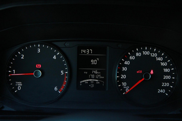 Volkswagen Transporter 2.0 TDI 102PK L2H1 Trekhaak / Cruise / Navi