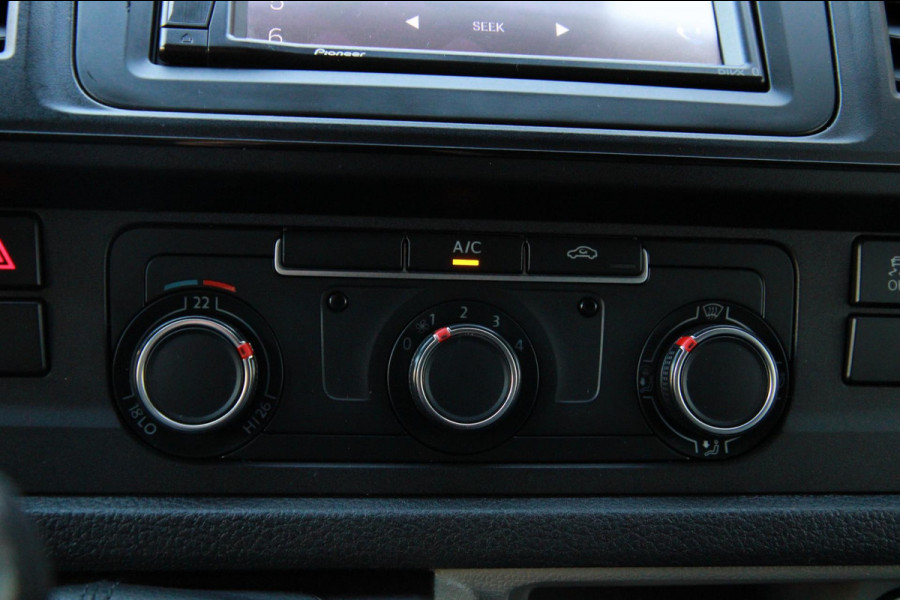 Volkswagen Transporter 2.0 TDI 102PK L2H1 Trekhaak / Cruise / Navi