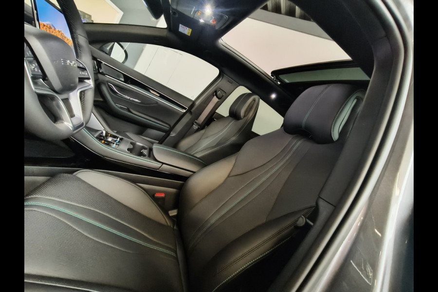 BYD SEAL U 1.5 DM-i FWD Boost HYBRID NIEUW!!!!! Henk Jongen Auto's in Helmond,  al 50 jaar service zoals 't hoort!