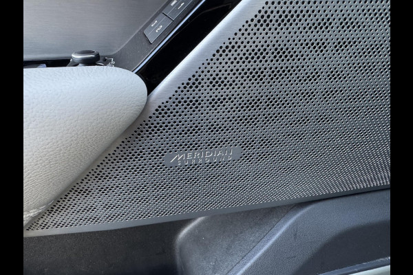 Land Rover Range Rover Velar 3.0 V6 AWD R-Dynamic HSE | Panoramadak | Camera | 22 Inch Lichtmetalen Velgen | Navigatie |