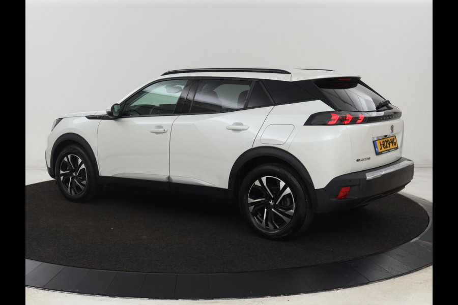 Peugeot e-2008 EV Allure 50 kWh | 3 Fase | Panoramadak | Adaptive cruise | Keyless | Camera | Carplay | Half leder | Navigatie