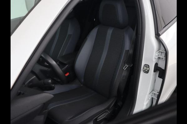 Peugeot e-2008 EV Allure 50 kWh | 3 Fase | Panoramadak | Adaptive cruise | Keyless | Camera | Carplay | Half leder | Navigatie