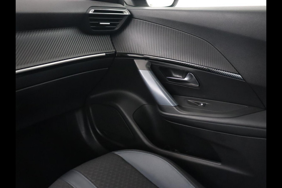 Peugeot e-2008 EV Allure 50 kWh | 3 Fase | Panoramadak | Adaptive cruise | Keyless | Camera | Carplay | Half leder | Navigatie