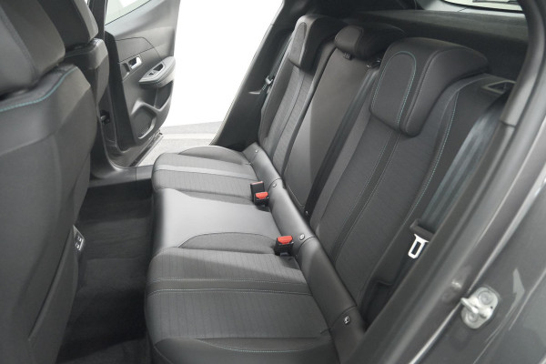 Peugeot 2008 PureTech 130 EAT8 Allure | Camera | Navigatie | Apple Carplay | Parkeersensoren