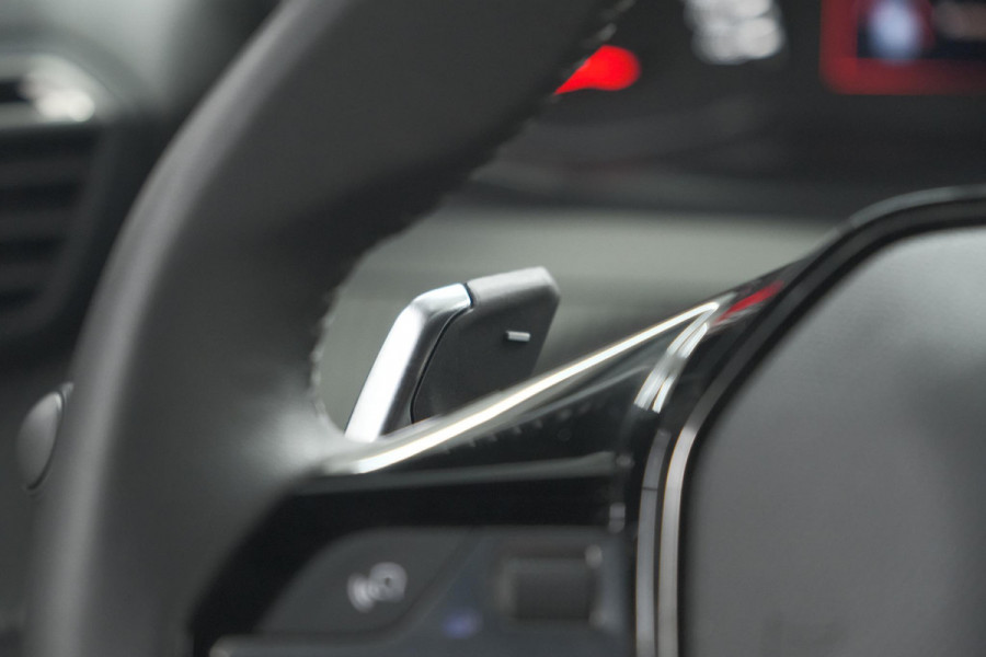Peugeot 2008 PureTech 130 EAT8 Allure | Camera | Navigatie | Apple Carplay | Parkeersensoren