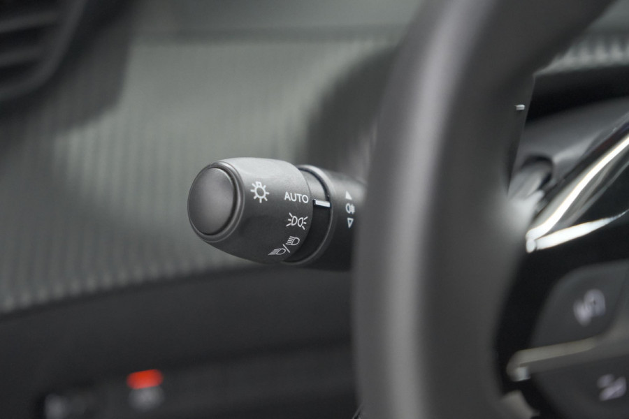 Peugeot 2008 PureTech 130 EAT8 Allure | Camera | Navigatie | Apple Carplay | Parkeersensoren
