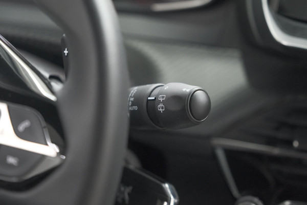 Peugeot 2008 PureTech 130 EAT8 Allure | Camera | Navigatie | Apple Carplay | Parkeersensoren