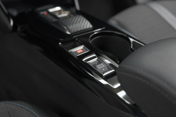 Peugeot 2008 PureTech 130 EAT8 Allure | Camera | Navigatie | Apple Carplay | Parkeersensoren