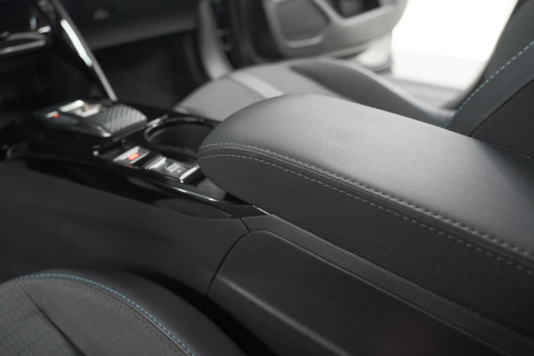 Peugeot 2008 PureTech 130 EAT8 Allure | Camera | Navigatie | Apple Carplay | Parkeersensoren