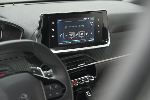 Peugeot 2008 PureTech 130 EAT8 Allure | Camera | Navigatie | Apple Carplay | Parkeersensoren