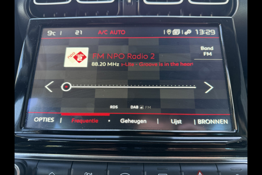 Citroën C3 Aircross 110pk Shine (Camera - Keyless Entry - Automatische Airco - LED - Navigatie - Apple Carplay - Parkeersensoren)