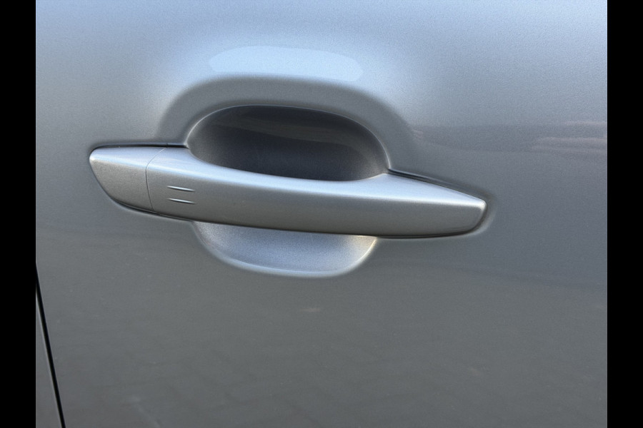 Citroën C3 Aircross 110pk Shine (Camera - Keyless Entry - Automatische Airco - LED - Navigatie - Apple Carplay - Parkeersensoren)