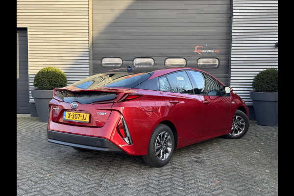Toyota Prius 1.8 Plug-in Executive | Navigatie | Camera | DAB | Lichtmetalen Velgen |