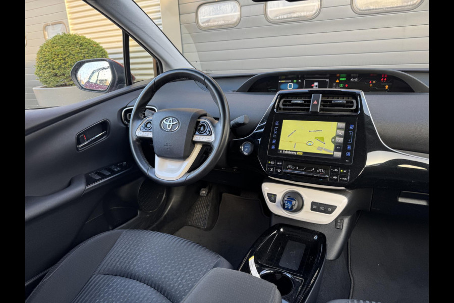 Toyota Prius 1.8 Plug-in Executive | Navigatie | Camera | DAB | Lichtmetalen Velgen |