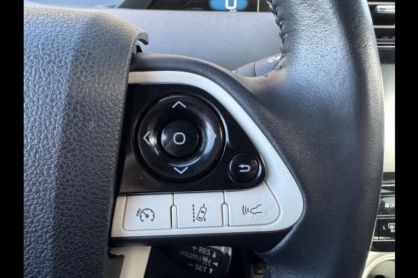 Toyota Prius 1.8 Plug-in Executive | Navigatie | Camera | DAB | Lichtmetalen Velgen |