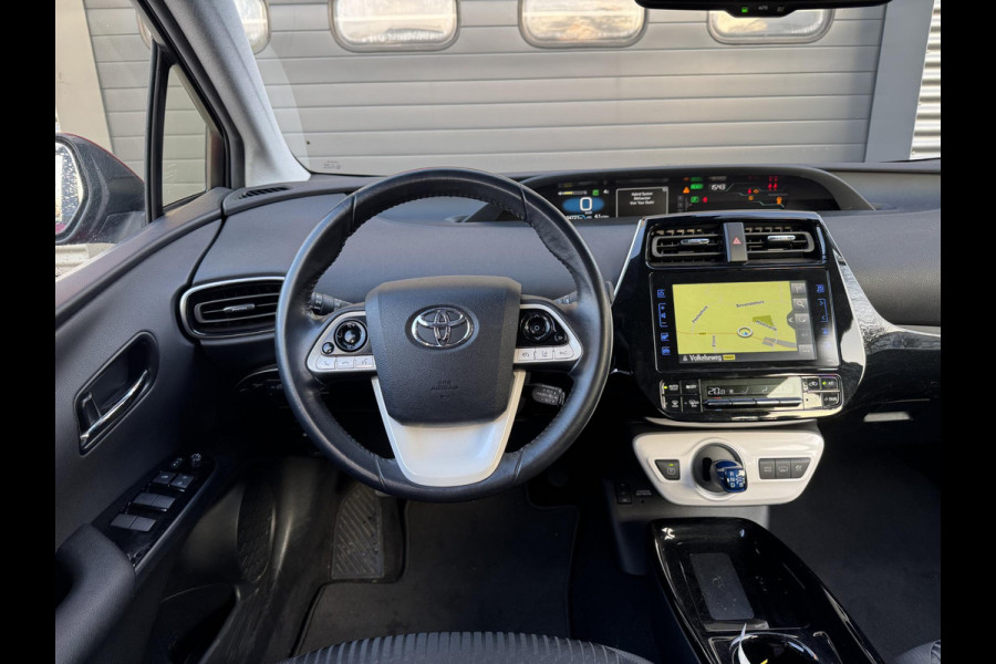 Toyota Prius 1.8 Plug-in Executive | Navigatie | Camera | DAB | Lichtmetalen Velgen |