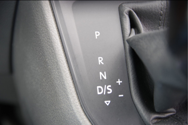 Volkswagen Crafter 35 2.0 TDI L3H2 DC 6P, 140PK AUT. LEDER, TREKHAAK, CAMERA, NAVI, AIRCO, APPLE CARPLAY/ANDROID AUTO, DUBBELE CABINE, DUBBEL CABIN