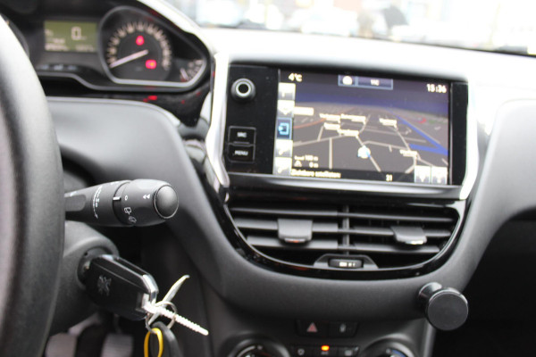 Peugeot 208 1.2 PureTech Blue Lion APPLE CAR PLAY- AFN TREKHAAK NAP -MULTIMEDIA