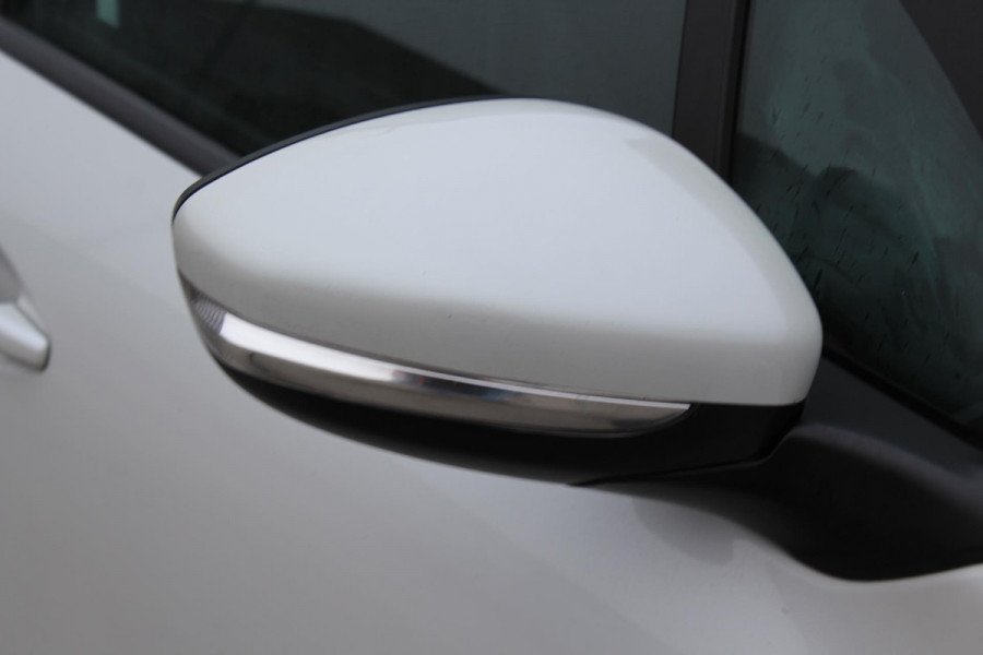 Peugeot 208 1.2 PureTech Blue Lion APPLE CAR PLAY- AFN TREKHAAK NAP -MULTIMEDIA