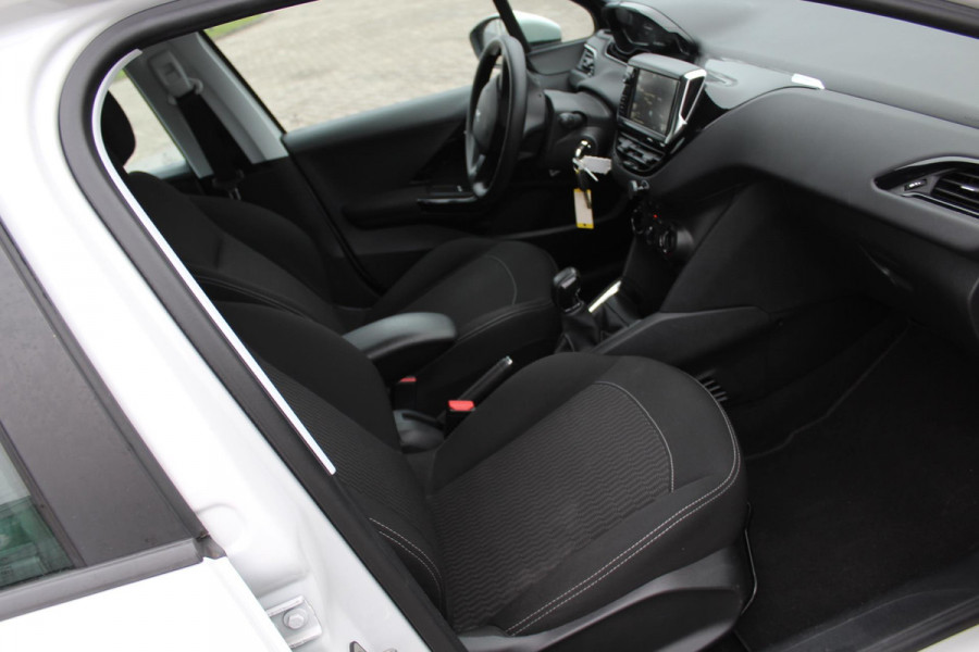 Peugeot 208 1.2 PureTech Blue Lion APPLE CAR PLAY- AFN TREKHAAK NAP -MULTIMEDIA