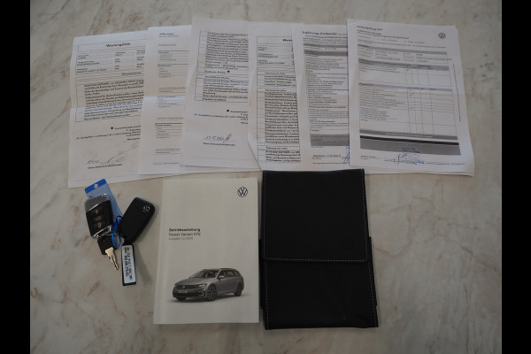 Volkswagen Passat Variant 1.4 TSI PHEV GTE R-Line | Panoramadak | Massage | Trekhaak | Camera | Adaptive Cruise | Carplay