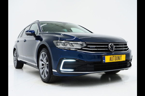 Volkswagen Passat Variant 1.4 TSI PHEV GTE R-Line | Panoramadak | Massage | Trekhaak | Camera | Adaptive Cruise | Carplay