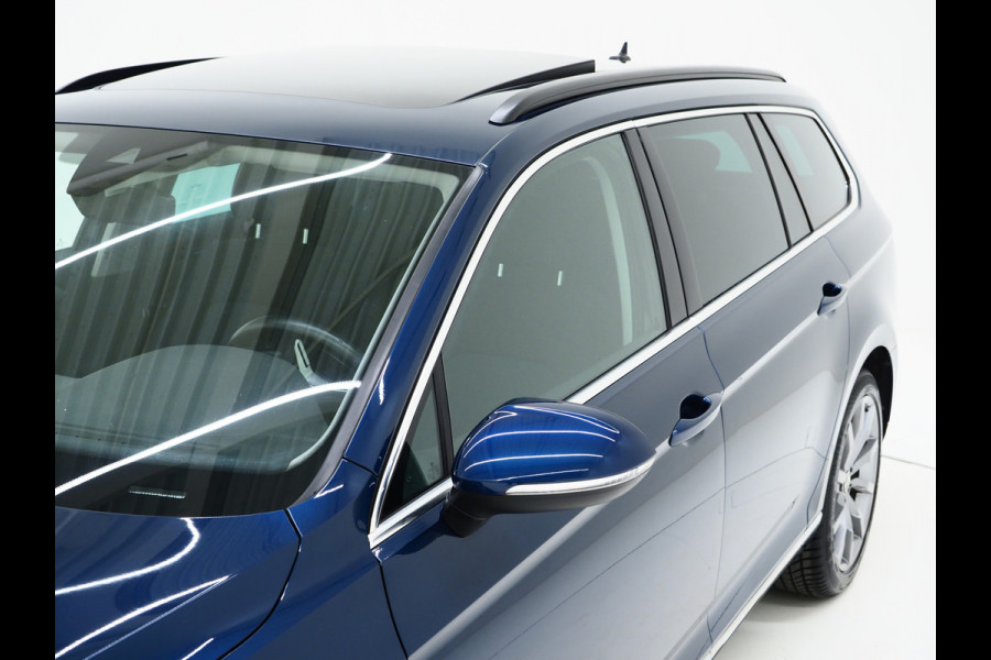 Volkswagen Passat Variant 1.4 TSI PHEV GTE R-Line | Panoramadak | Massage | Trekhaak | Camera | Adaptive Cruise | Carplay