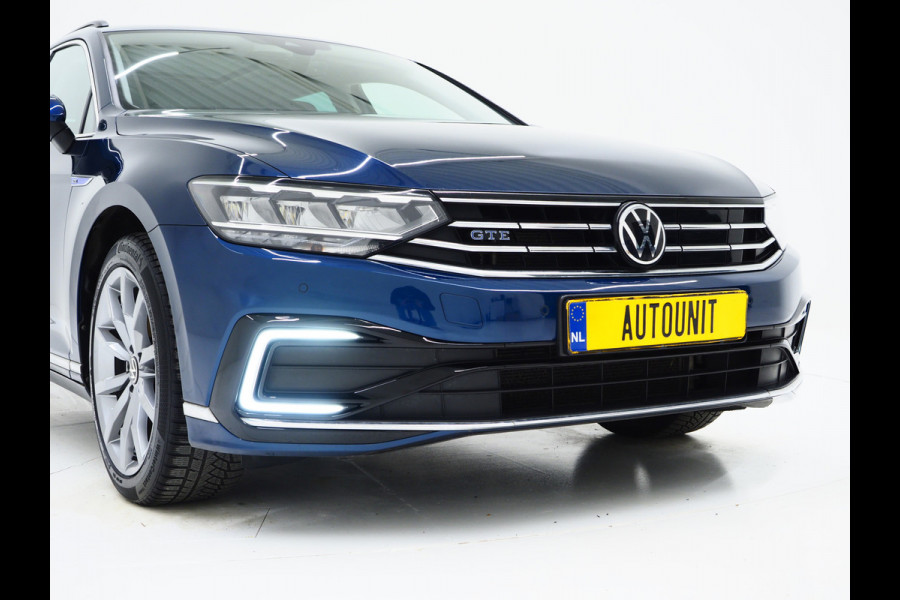 Volkswagen Passat Variant 1.4 TSI PHEV GTE R-Line | Panoramadak | Massage | Trekhaak | Camera | Adaptive Cruise | Carplay