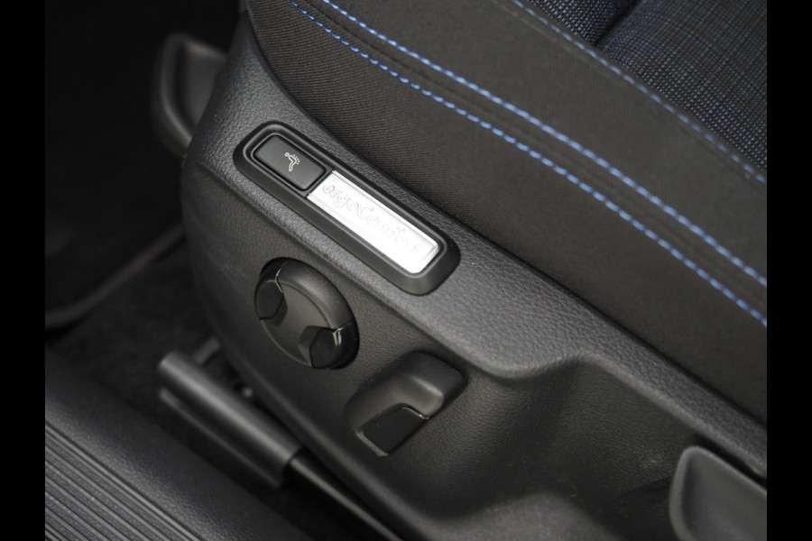 Volkswagen Passat Variant 1.4 TSI PHEV GTE R-Line | Panoramadak | Massage | Trekhaak | Camera | Adaptive Cruise | Carplay