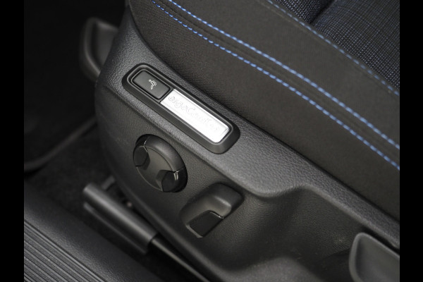 Volkswagen Passat Variant 1.4 TSI PHEV GTE R-Line | Panoramadak | Massage | Trekhaak | Camera | Adaptive Cruise | Carplay