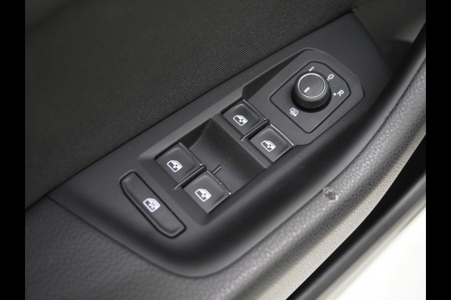 Volkswagen Passat Variant 1.4 TSI PHEV GTE R-Line | Panoramadak | Massage | Trekhaak | Camera | Adaptive Cruise | Carplay