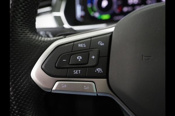 Volkswagen Passat Variant 1.4 TSI PHEV GTE R-Line | Panoramadak | Massage | Trekhaak | Camera | Adaptive Cruise | Carplay