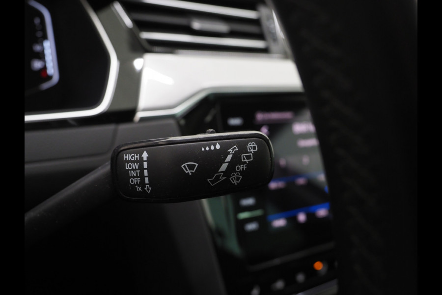 Volkswagen Passat Variant 1.4 TSI PHEV GTE R-Line | Panoramadak | Massage | Trekhaak | Camera | Adaptive Cruise | Carplay