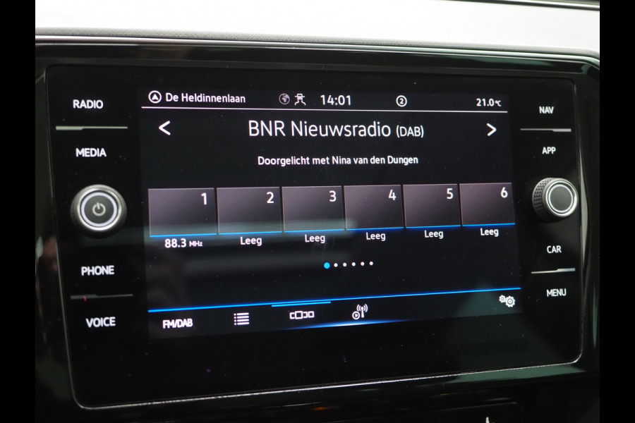 Volkswagen Passat Variant 1.4 TSI PHEV GTE R-Line | Panoramadak | Massage | Trekhaak | Camera | Adaptive Cruise | Carplay