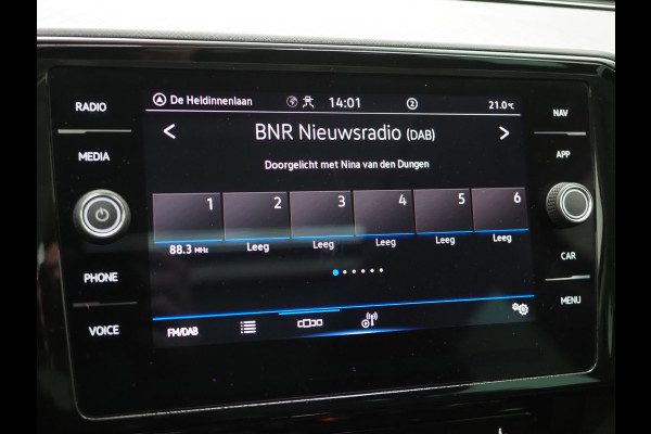 Volkswagen Passat Variant 1.4 TSI PHEV GTE R-Line | Panoramadak | Massage | Trekhaak | Camera | Adaptive Cruise | Carplay