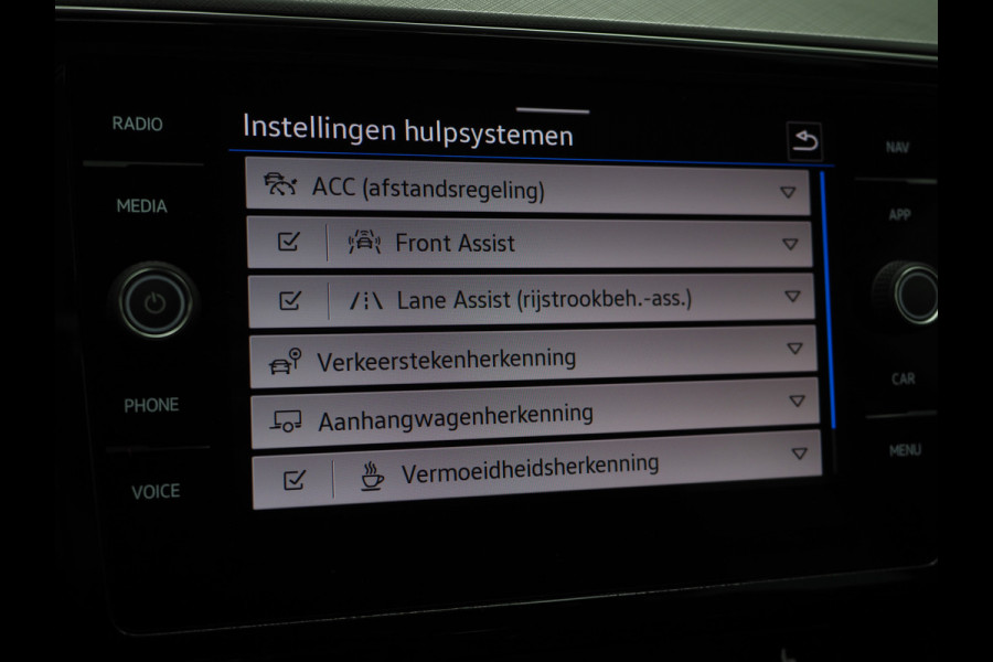 Volkswagen Passat Variant 1.4 TSI PHEV GTE R-Line | Panoramadak | Massage | Trekhaak | Camera | Adaptive Cruise | Carplay