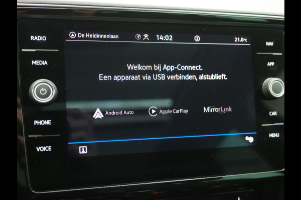 Volkswagen Passat Variant 1.4 TSI PHEV GTE R-Line | Panoramadak | Massage | Trekhaak | Camera | Adaptive Cruise | Carplay