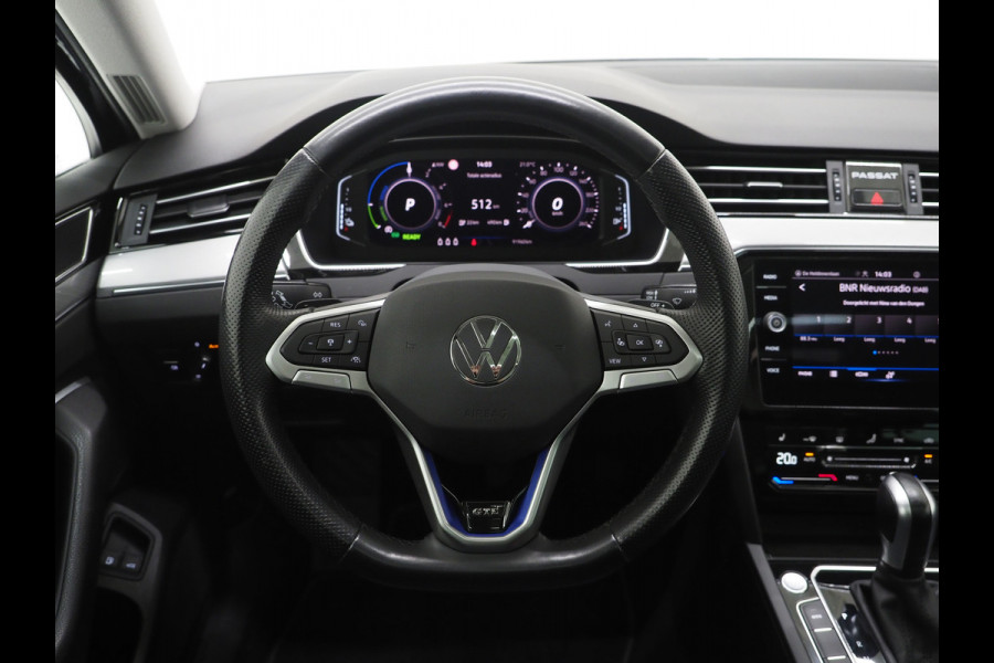 Volkswagen Passat Variant 1.4 TSI PHEV GTE R-Line | Panoramadak | Massage | Trekhaak | Camera | Adaptive Cruise | Carplay