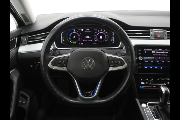 Volkswagen Passat Variant 1.4 TSI PHEV GTE R-Line | Panoramadak | Massage | Trekhaak | Camera | Adaptive Cruise | Carplay