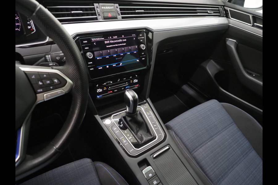Volkswagen Passat Variant 1.4 TSI PHEV GTE R-Line | Panoramadak | Massage | Trekhaak | Camera | Adaptive Cruise | Carplay