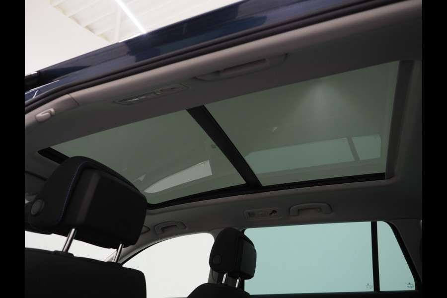Volkswagen Passat Variant 1.4 TSI PHEV GTE R-Line | Panoramadak | Massage | Trekhaak | Camera | Adaptive Cruise | Carplay